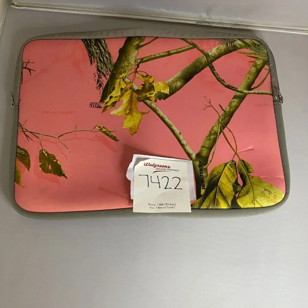 #7422 Realtree Camo Pink and Green Laptop protective Carrying Case 11x16